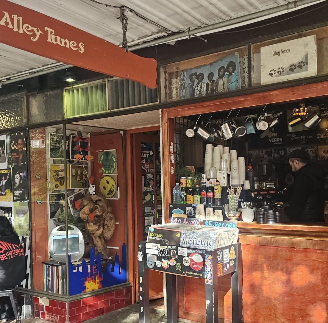 Alley Tunes Cafe & Music